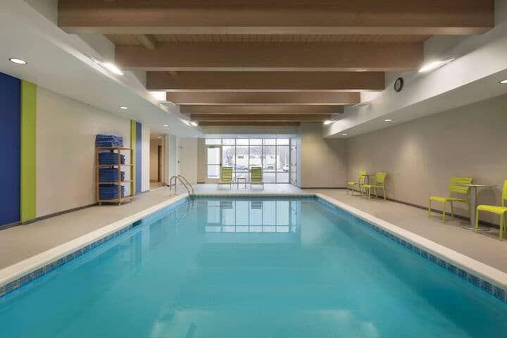 Pool 17 of 26